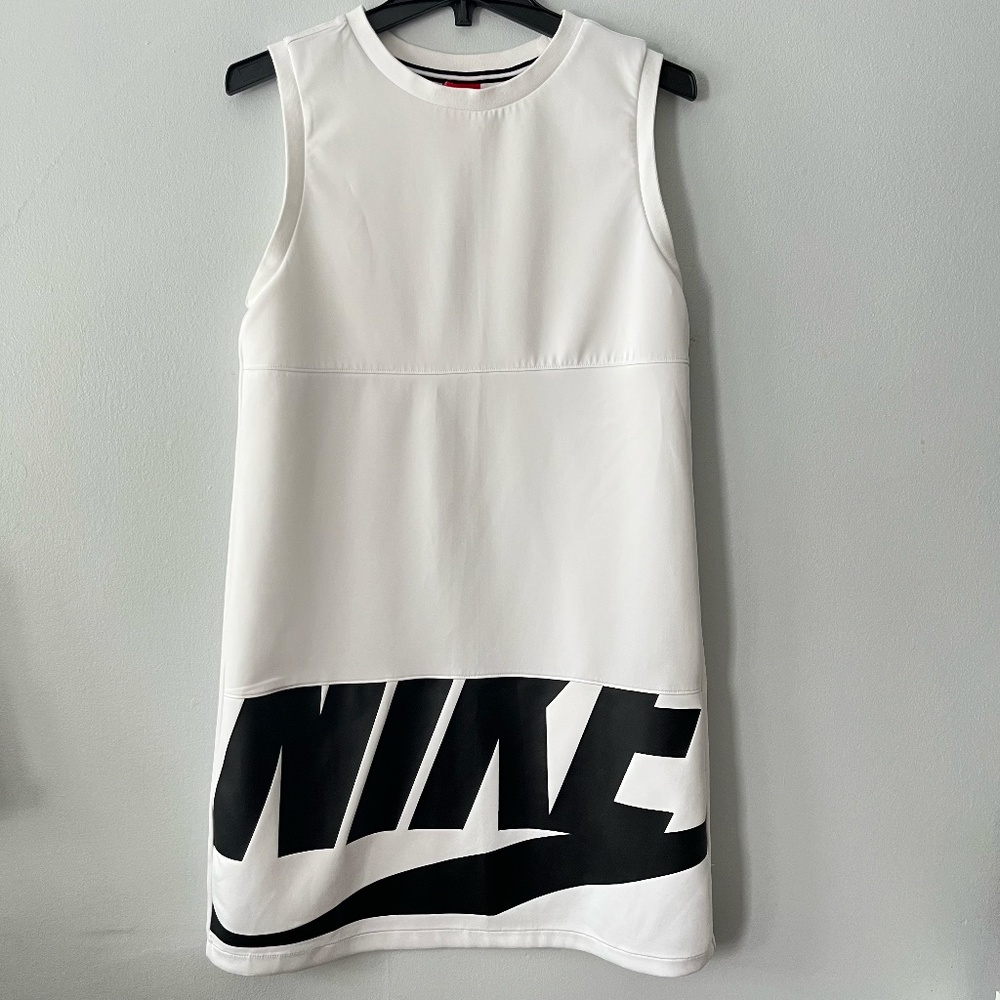 BRAND NEW NIKE SLEEVELESS DRESS✨